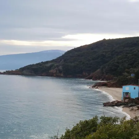 אכסניה Iri.mia Nature Sklithro (Melivoia)