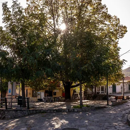אכסניה Iri.mia Nature Sklithro (Melivoia)