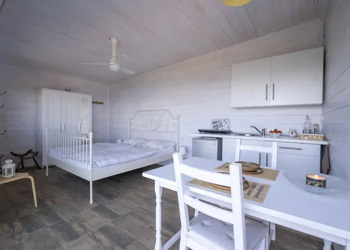 Iri.mia Nature Jaktstuga Sklithro (Melivoia)